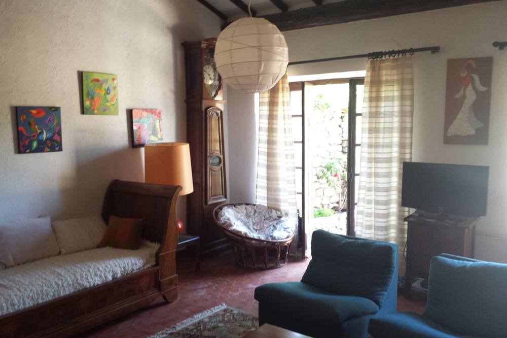 Photo of Livingroom in Montguers