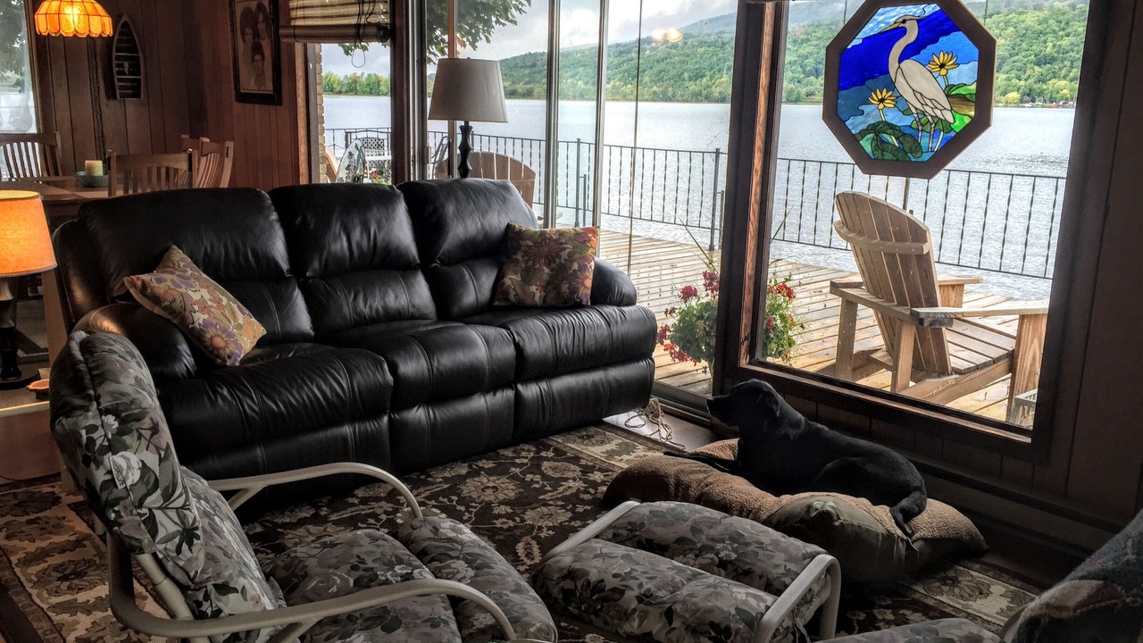 Photo of Livingroom in Middlesex