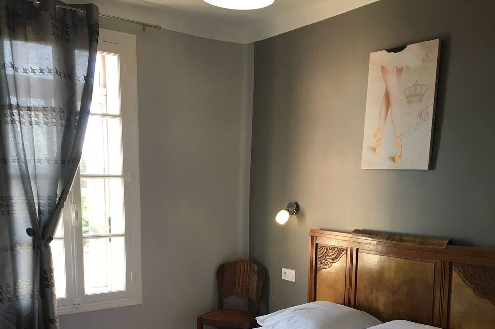 Photo of Bedroom in Tuchan