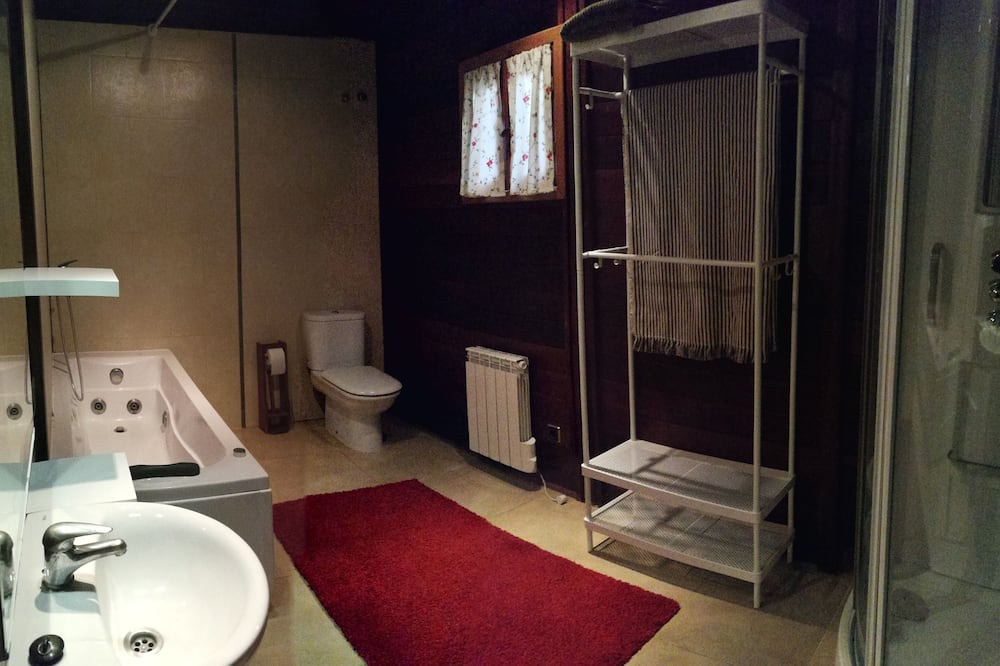 Photo of Bathroom in Cubelles