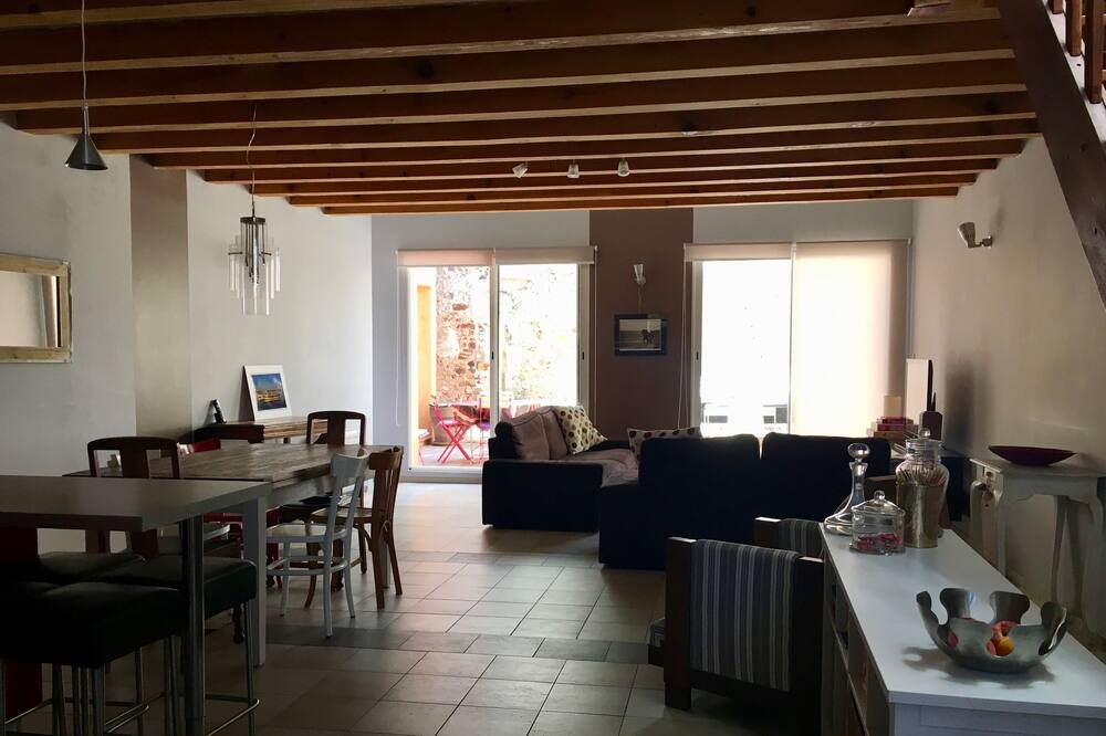 Photo of Livingroom in Boutenac