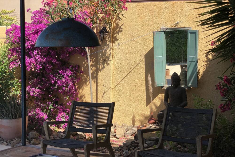 Photo of Patio Balcony in Palau-Saverdera