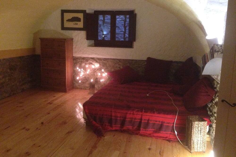 Photo of Bedroom in Palau-Saverdera