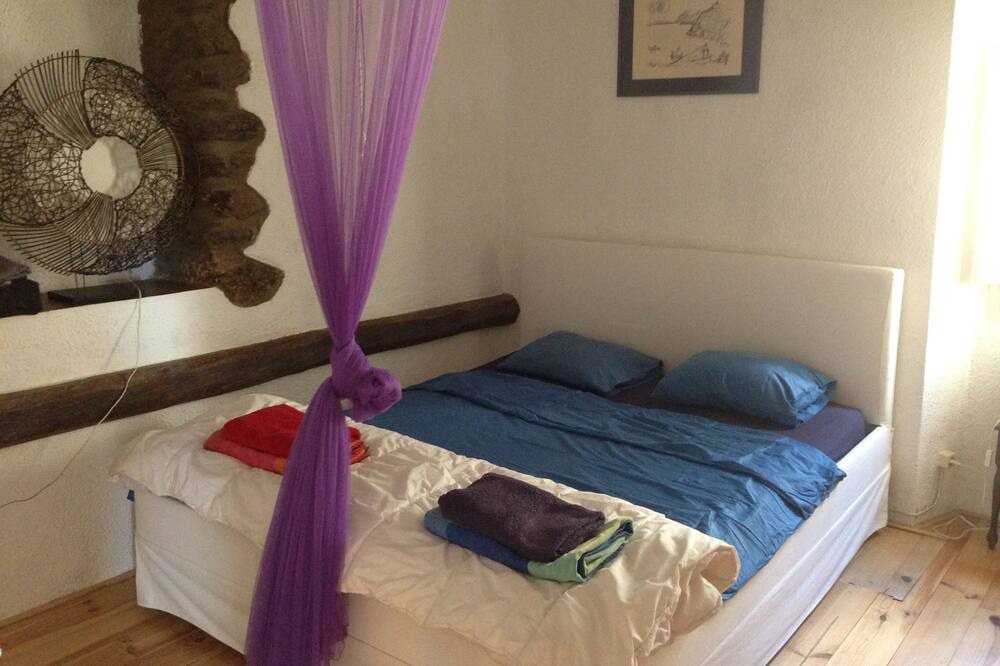 Photo of Bedroom in Palau-Saverdera