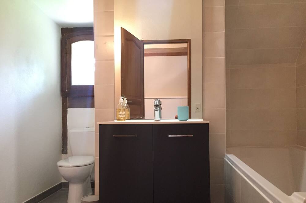 Photo of Bathroom in Beuzeville