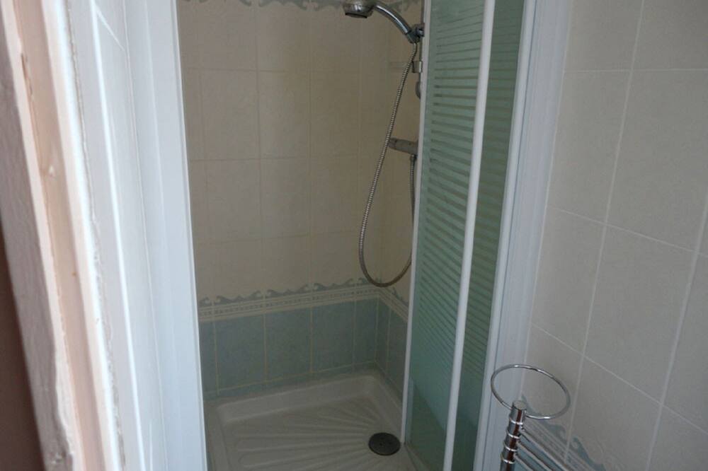 Photo of Bathroom in Landeronde