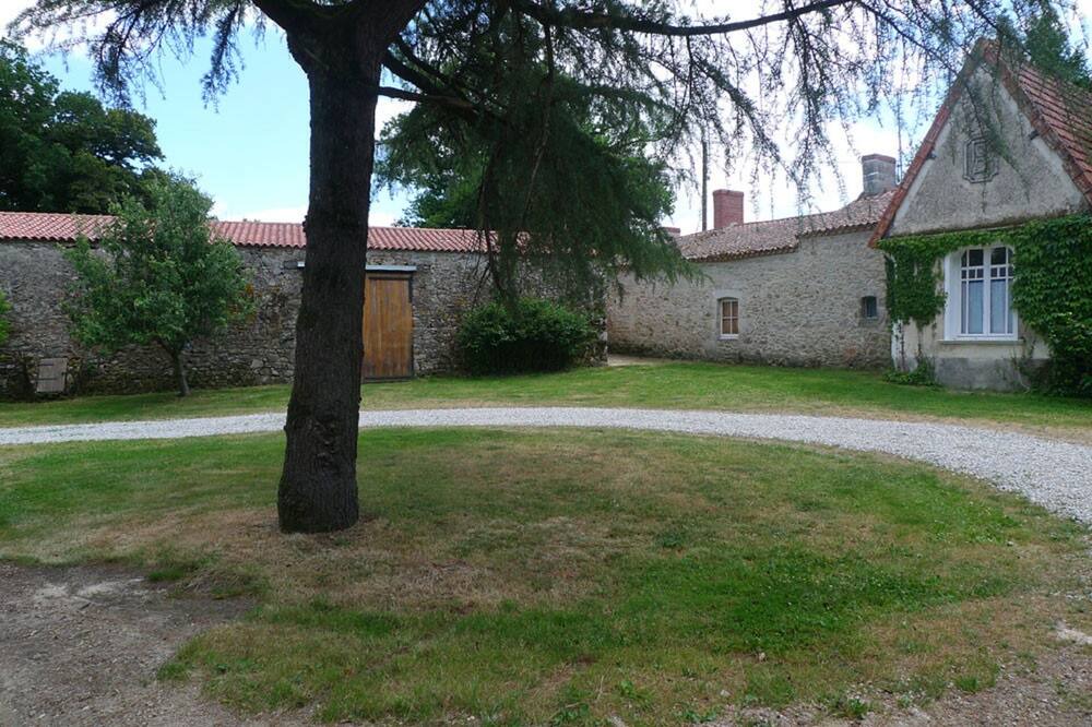 Photo of Outdoor in Landeronde