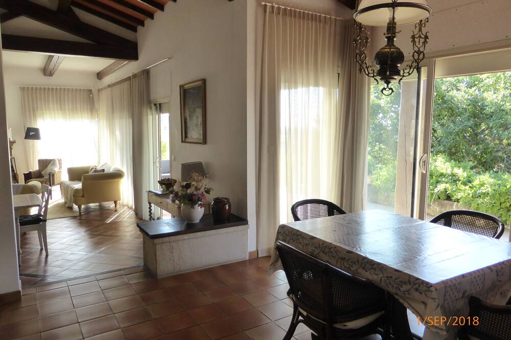 Photo of Livingroom in Caunes-Minervois
