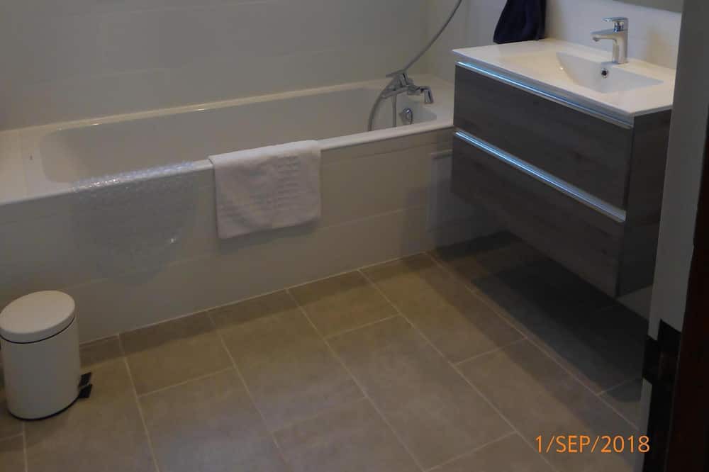 Photo of Bathroom in Caunes-Minervois