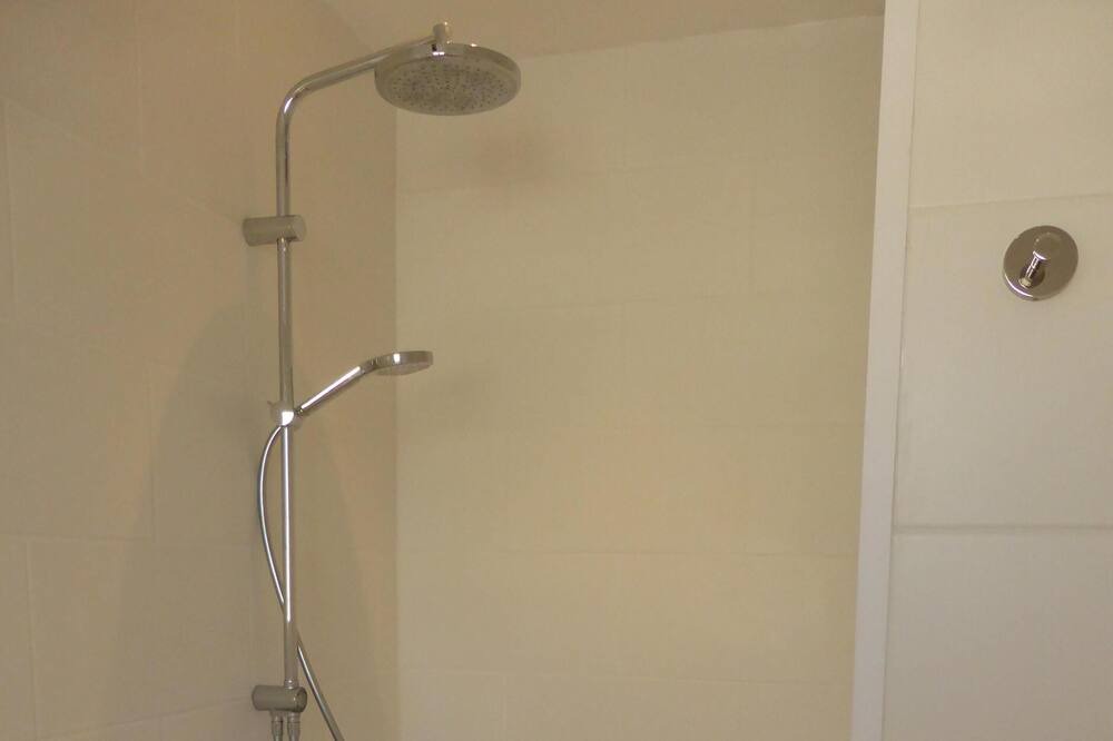 Photo of Bathroom in Caunes-Minervois