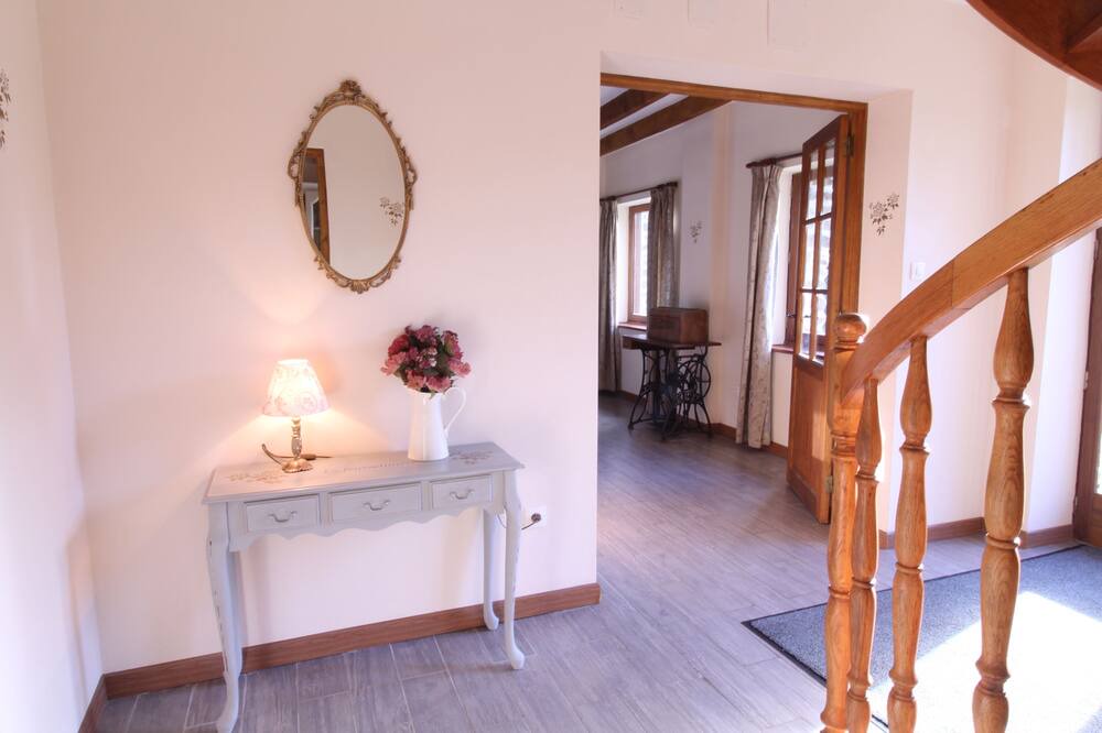 Photo of Livingroom in Larchamp