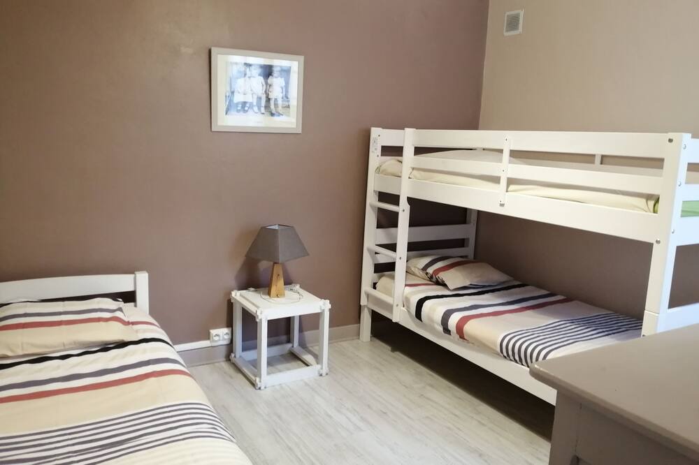 Photo of Bedroom in Esterre