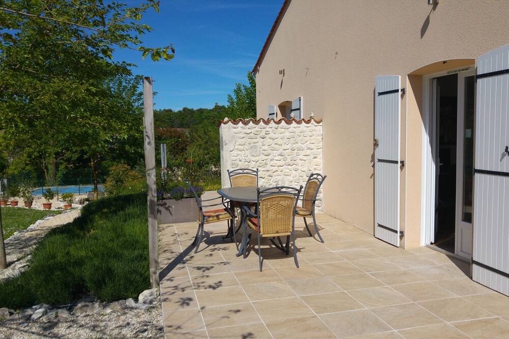 Photo of Patio Balcony in Segonzac