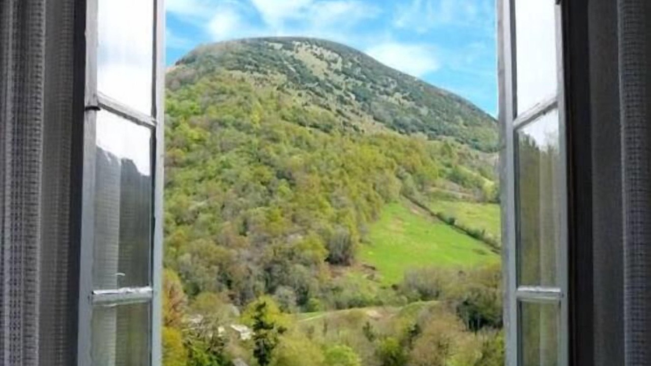 Photo of Others in Issor