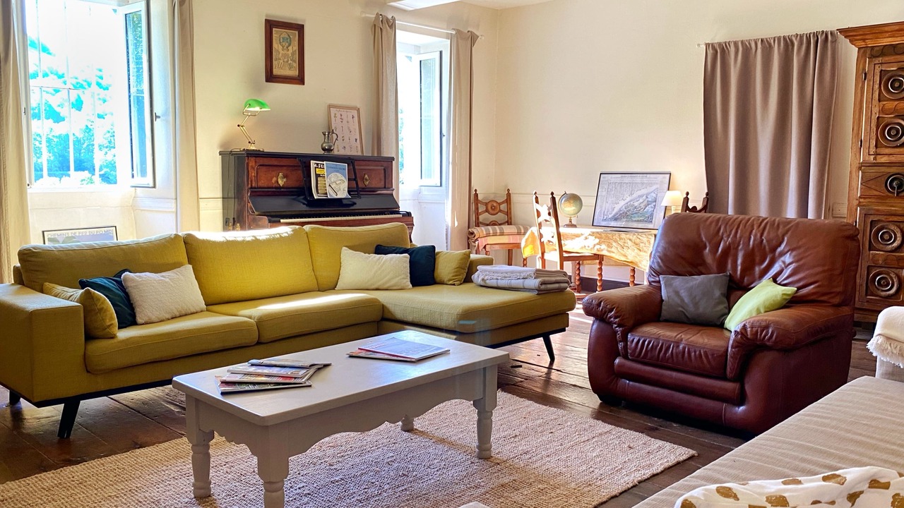 Photo of Livingroom in Issor