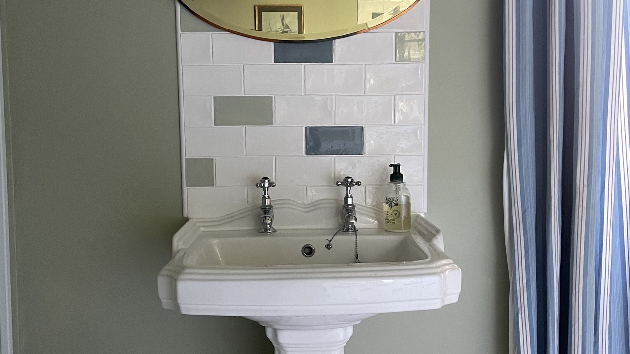 Photo of Bathroom in Padies