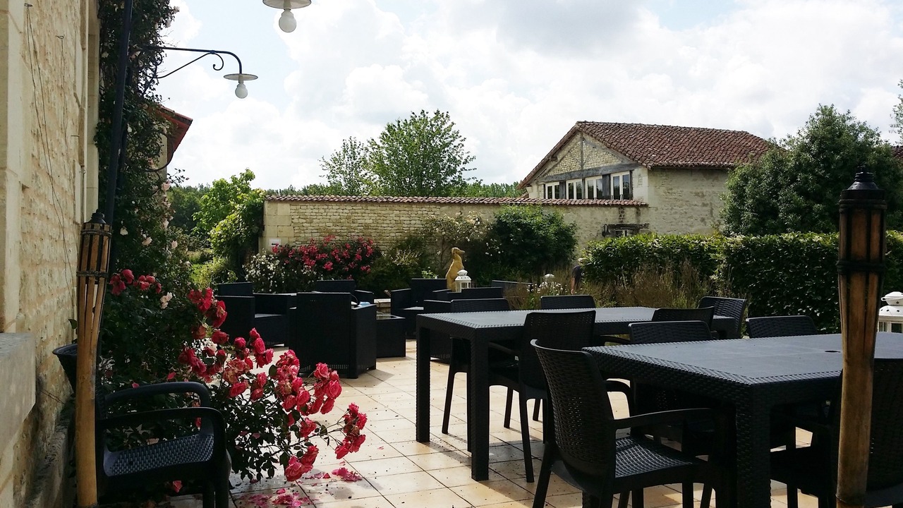 Photo of Outdoor in Saires