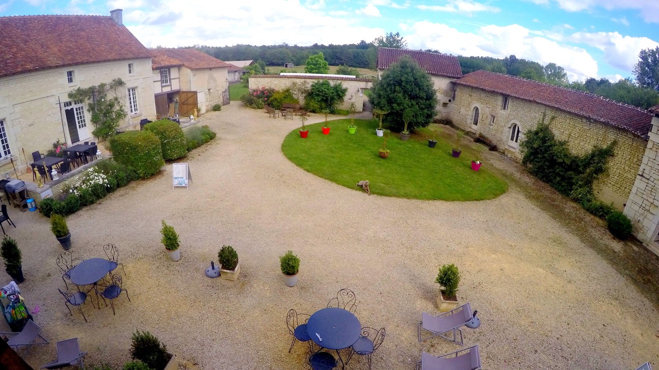 Photo of Outdoor in Saires