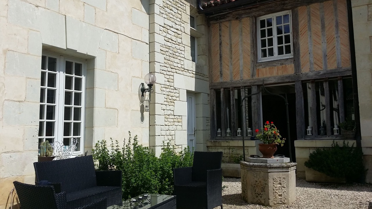 Photo of Outdoor in Saires