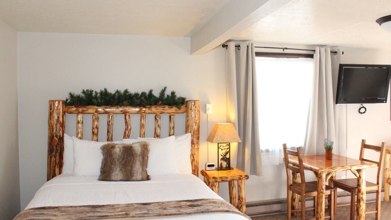 Photo of Bedroom in West Yellowstone