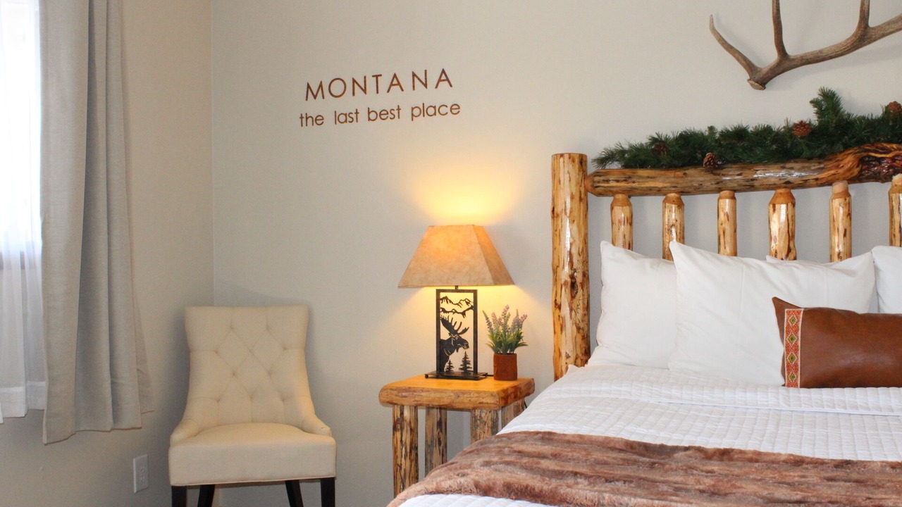 Photo of Bedroom in West Yellowstone