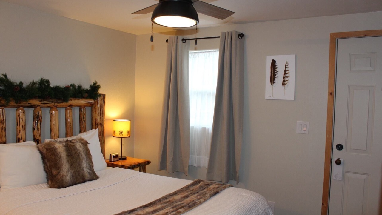 Photo of Bedroom in West Yellowstone