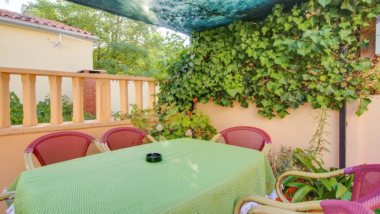 Photo of Outdoor in Cove Murtar
