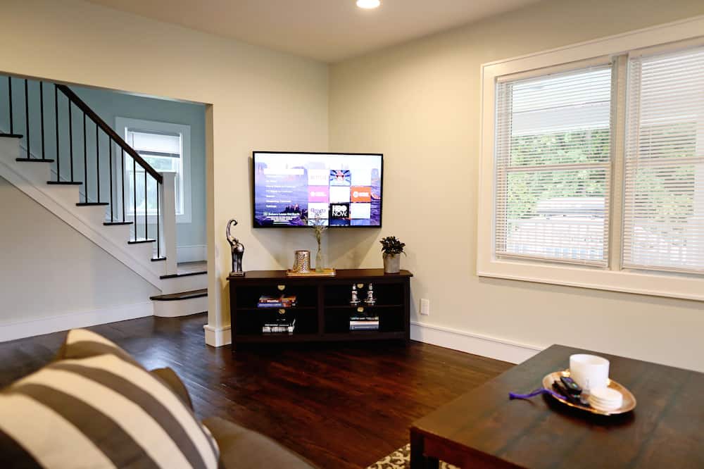 Photo of Livingroom in Poughkeepsie