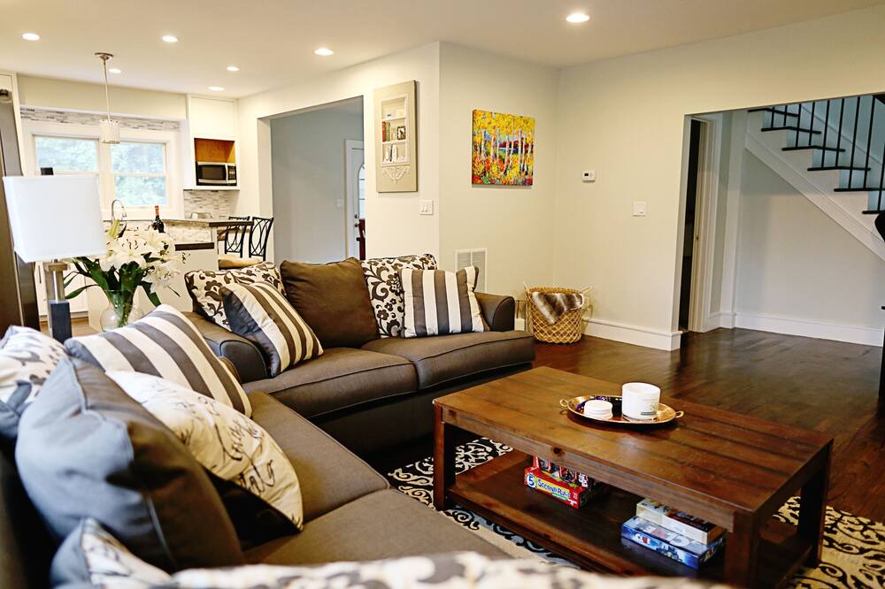 Photo of Livingroom in Poughkeepsie