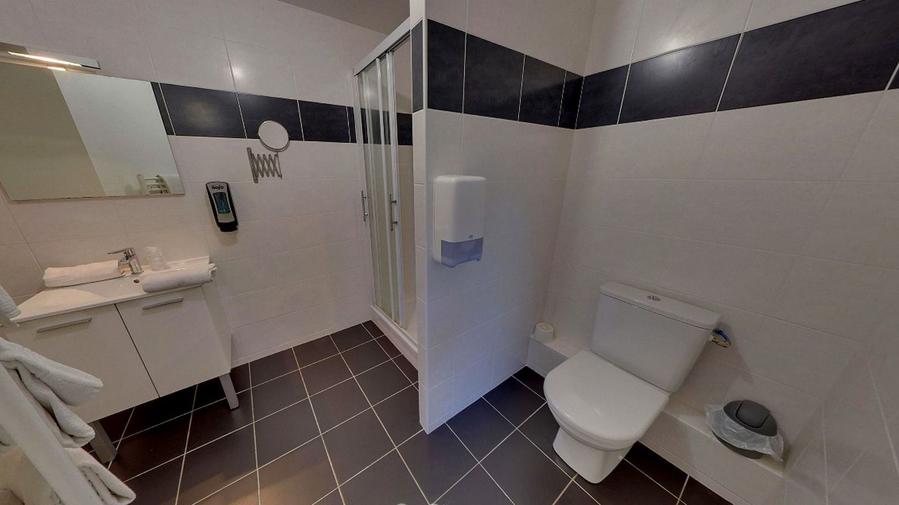 Photo of Bathroom in Beaucouze