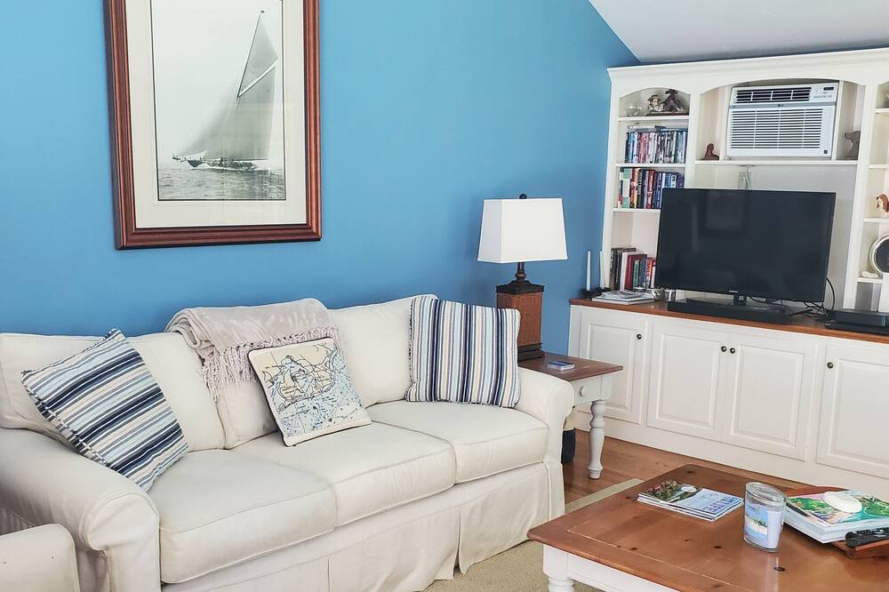 Photo of Livingroom in Osterville