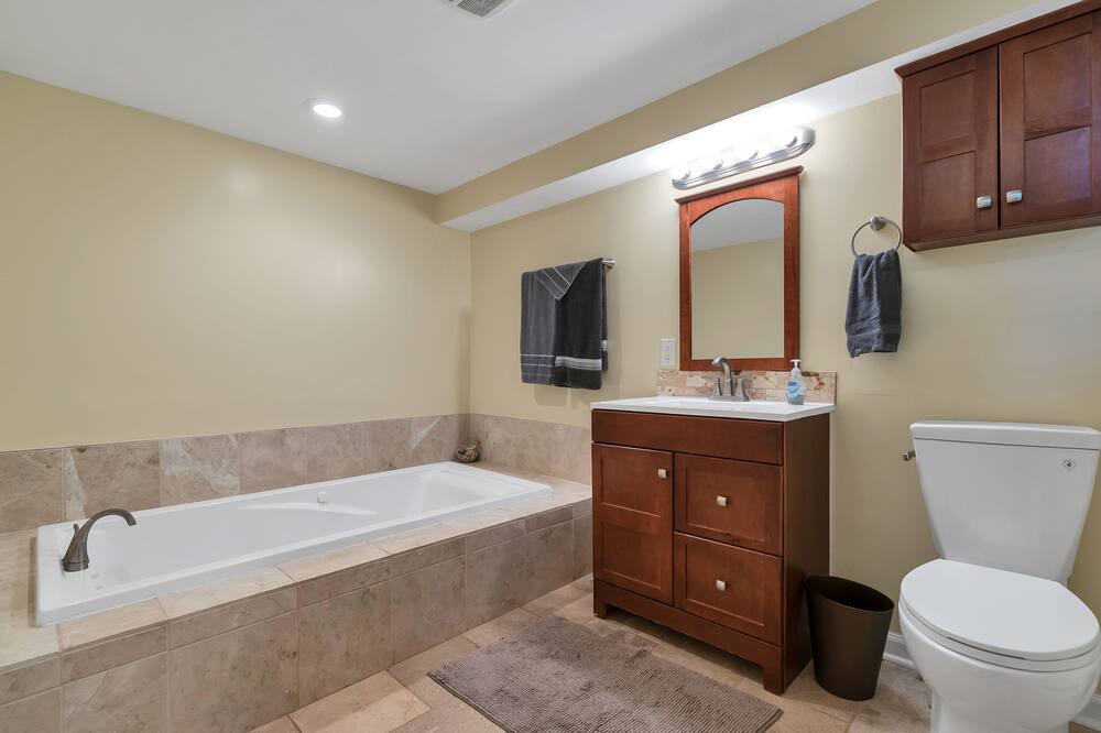 Photo of Bathroom in Linden