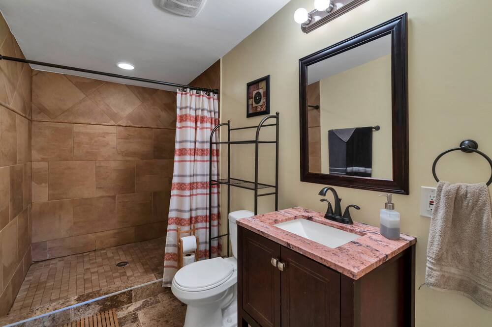 Photo of Bathroom in Linden