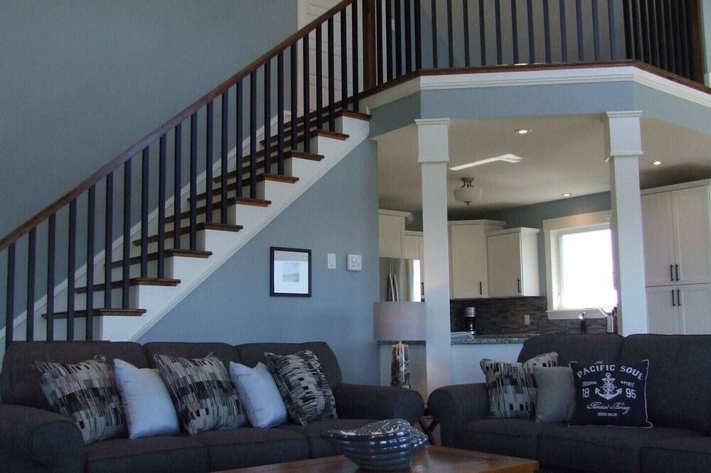 Photo of Livingroom in West Covehead