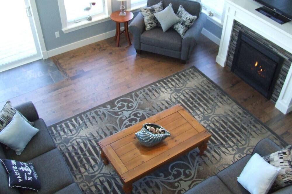 Photo of Livingroom in West Covehead
