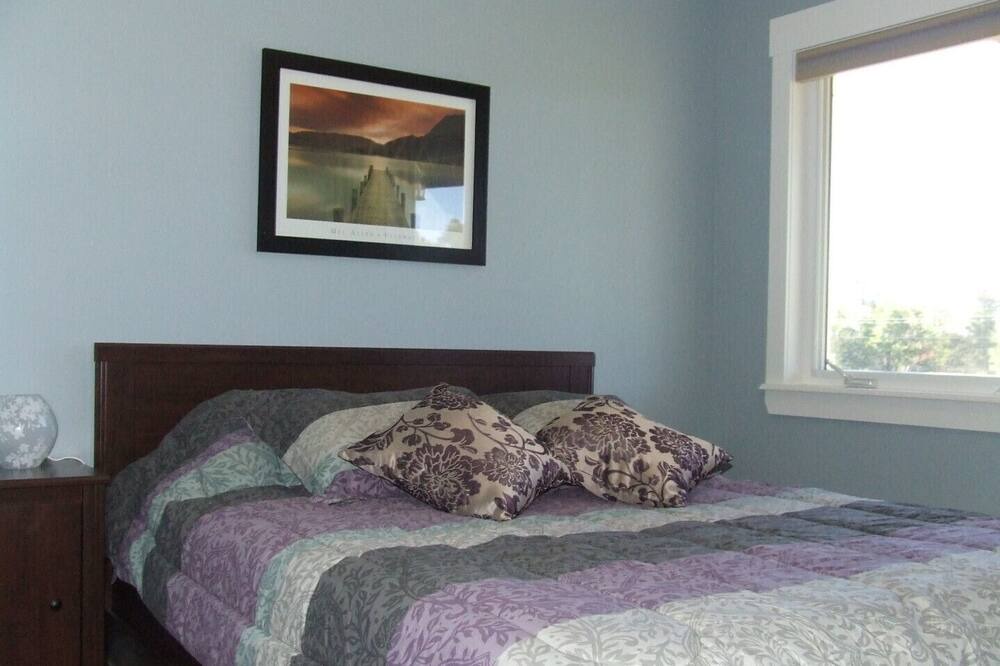 Photo of Bedroom in West Covehead