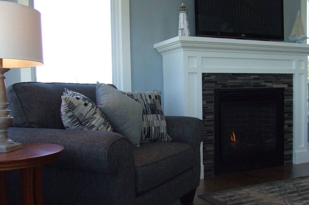 Photo of Livingroom in West Covehead