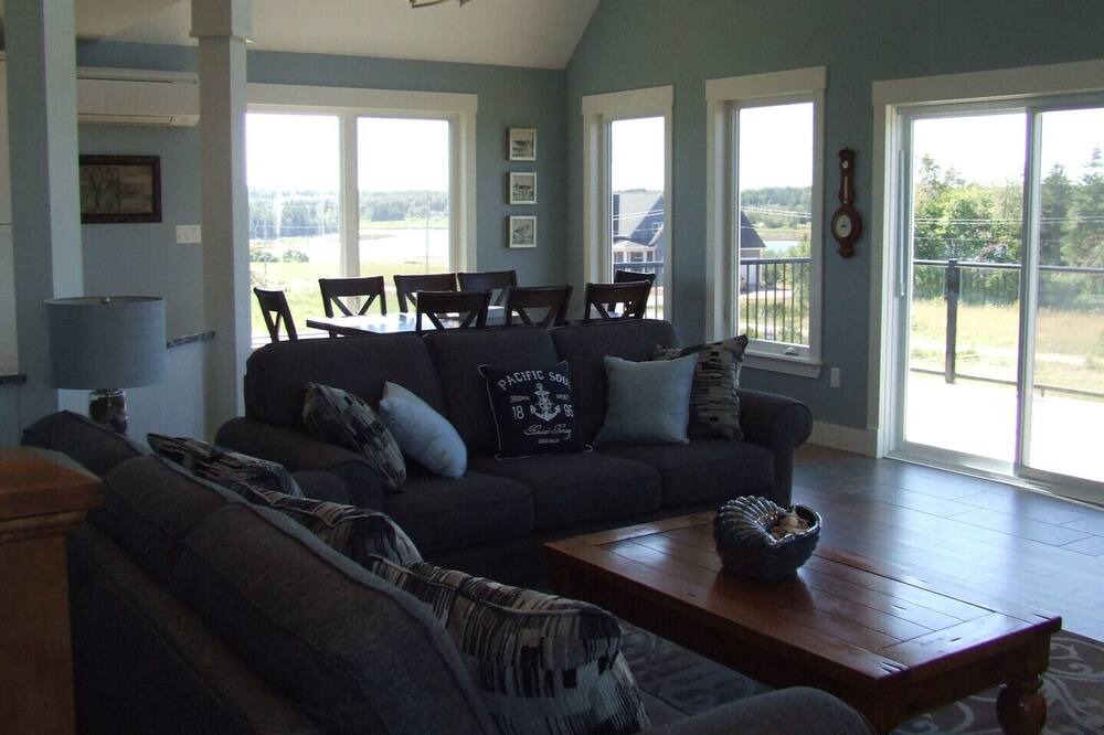Photo of Livingroom in West Covehead