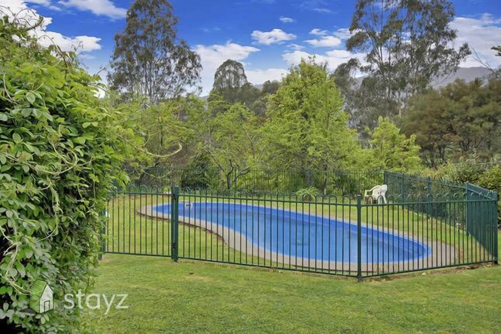 Photo of Outdoor in Buckland