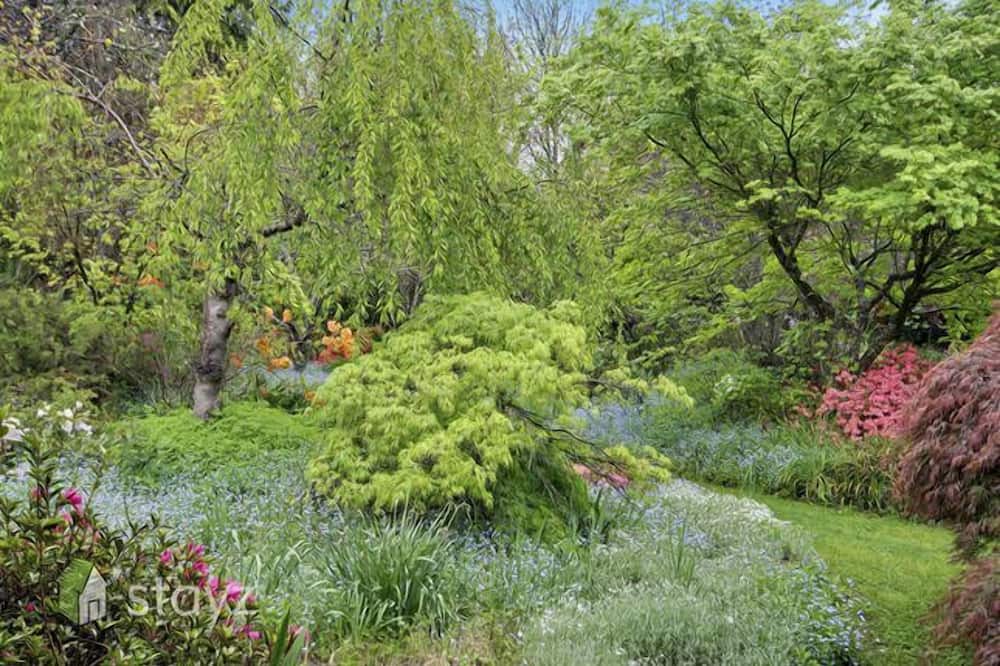 Photo of Outdoor in Buckland