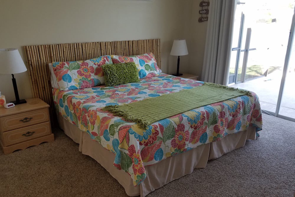 Photo of Bedroom in Sunset Lakes