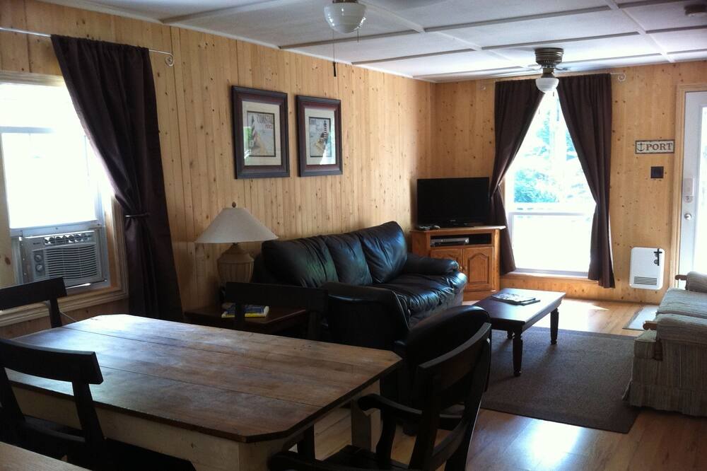 Photo of Livingroom in Saugeen Shores