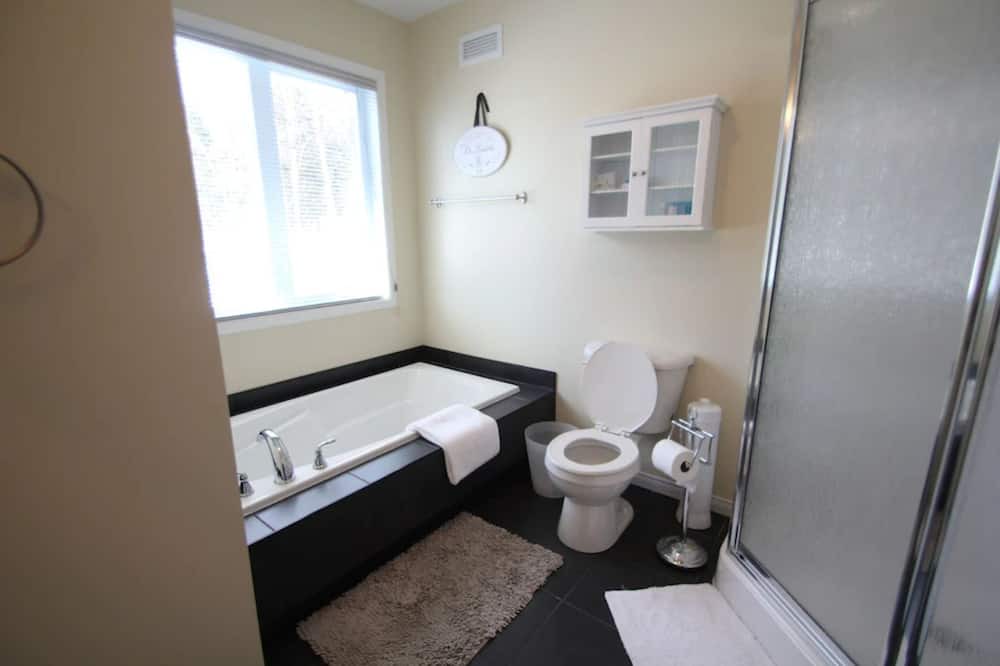 Photo of Bathroom in Saint-Raymond