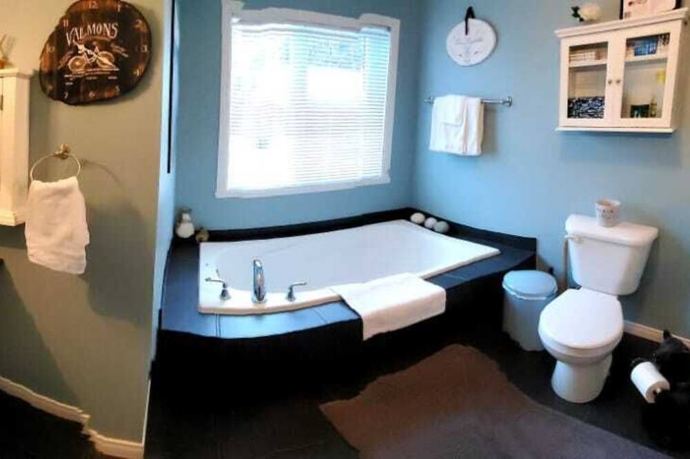 Photo of Bathroom in Saint-Raymond