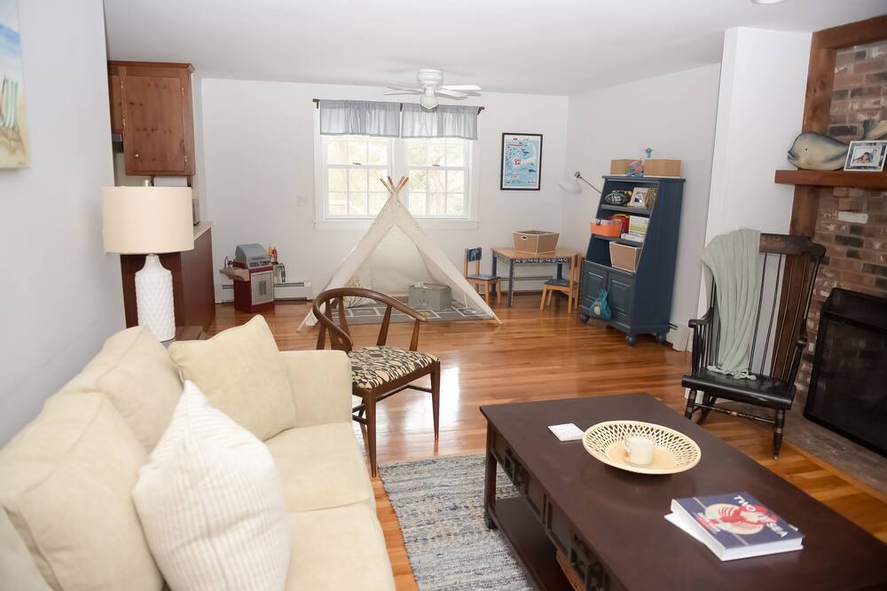 Photo of Livingroom in West Brewster