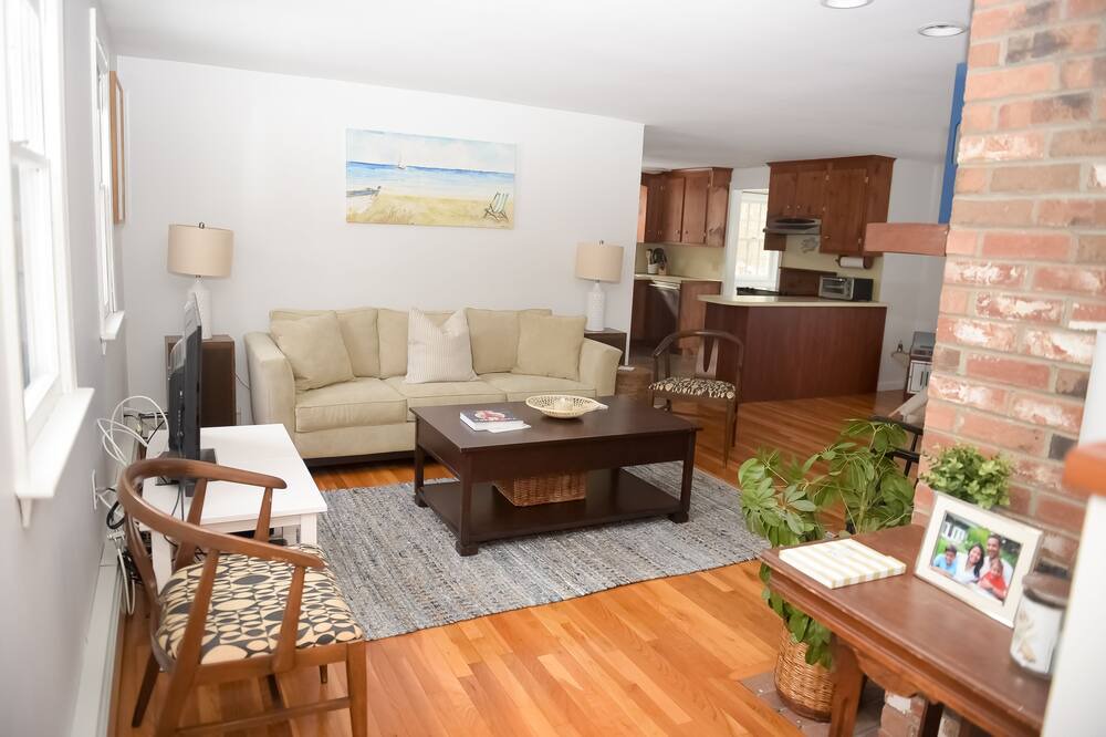 Photo of Livingroom in West Brewster