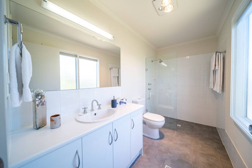 Photo of Bathroom in Seymour