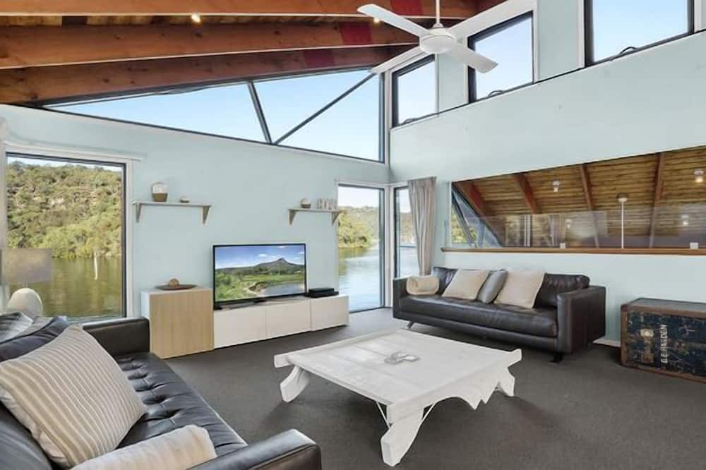 Photo of Livingroom in Berowra Waters