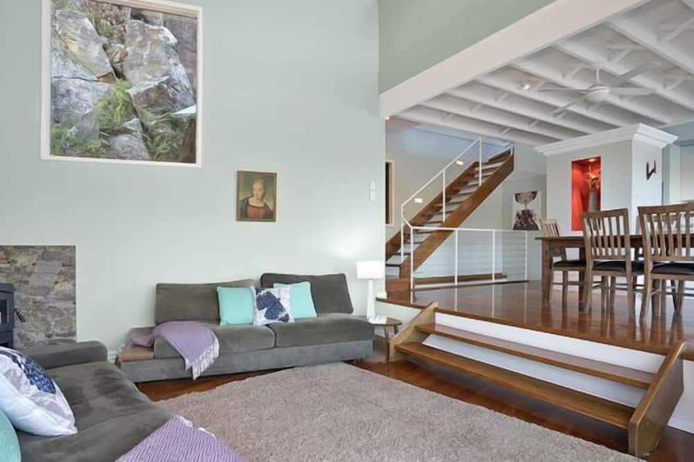 Photo of Livingroom in Berowra Waters