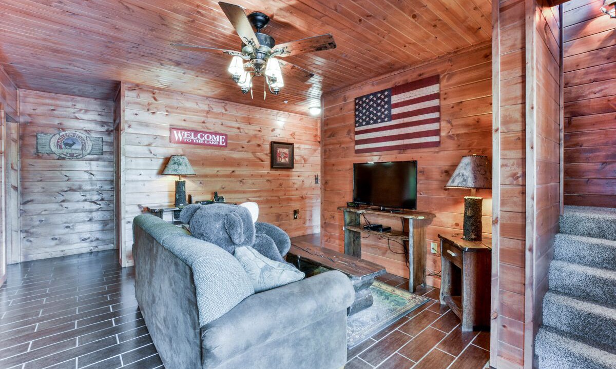 Photo of Livingroom in Branson Cedars